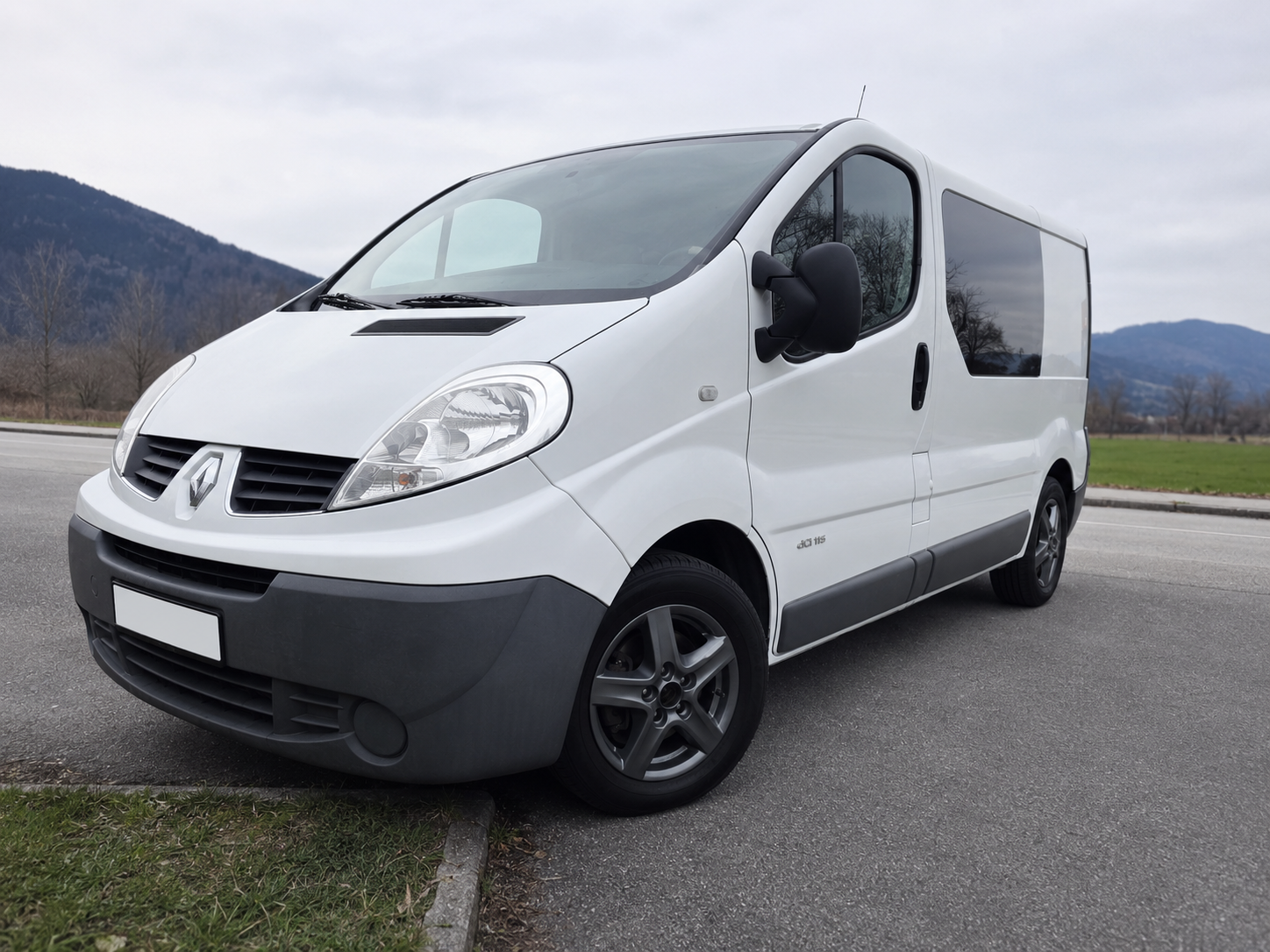 Renault Trafic Camper 2.0 dCi • TÜV 2028 • Standheizung • 230V • AGM • TV • Wohnmobilzulassung • Sofort reisefertig