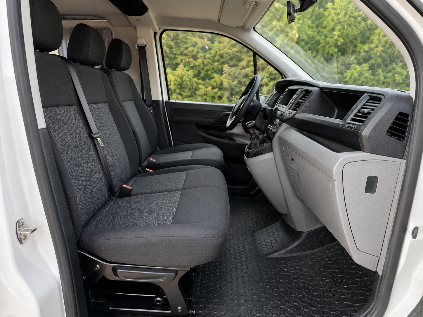 Renault Trafic Camper 2.0 dCi • TÜV 2028 • Standheizung • 230V • AGM • TV • Wohnmobilzulassung • Sofort reisefertig