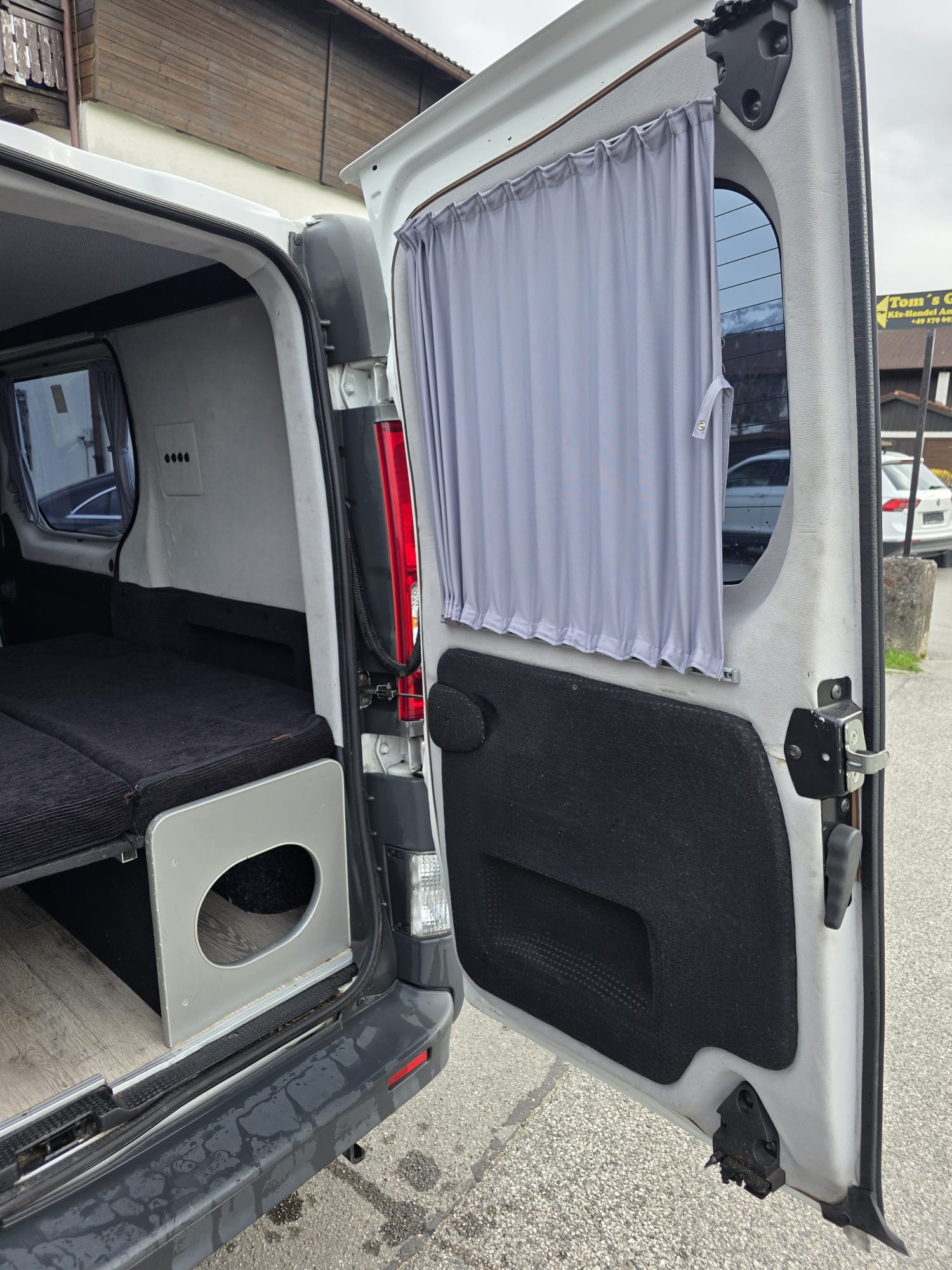 Renault Trafic Camper 2.0 dCi • TÜV 2028 • Standheizung • 230V • AGM • TV • Wohnmobilzulassung • Sofort reisefertig